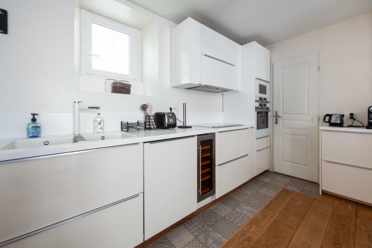 Luckey Homes - Rue Germain Pilon Apartment *